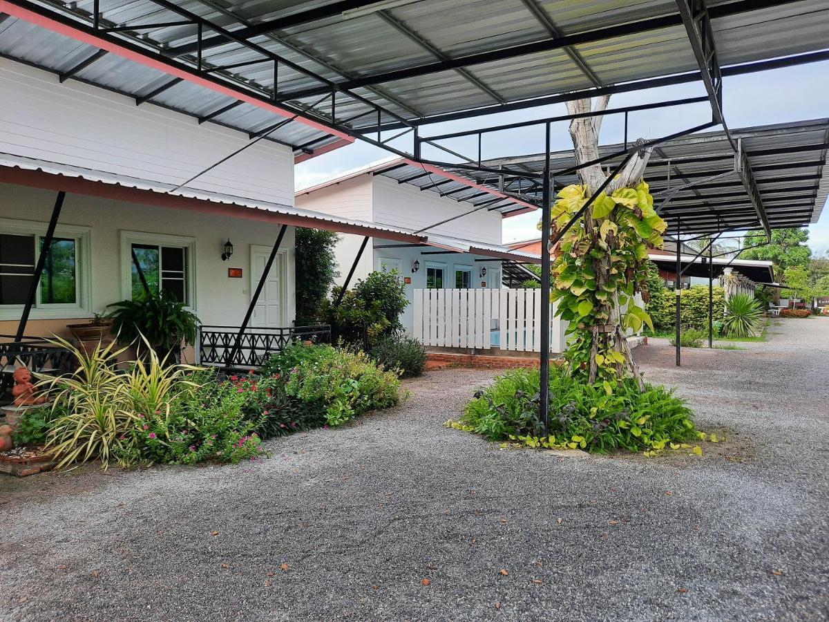 Fancy Carp Resort Cha-Am Exterior foto
