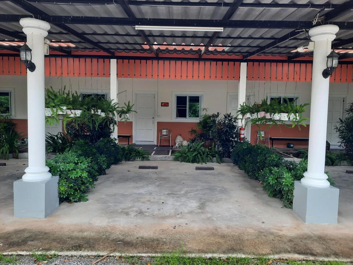 Fancy Carp Resort Cha-Am Exterior foto